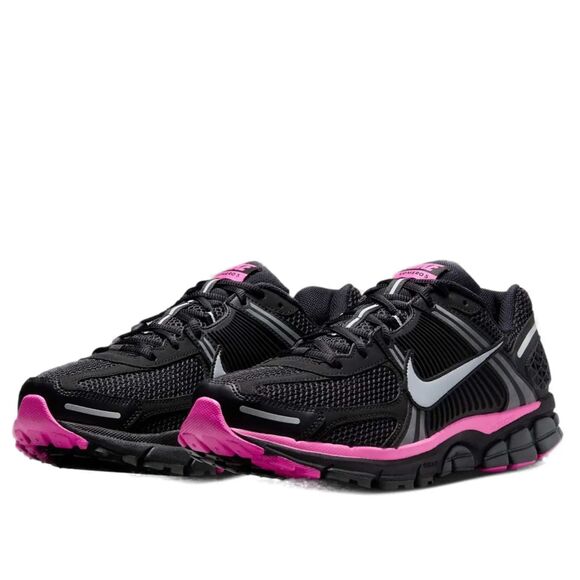 Nike Zoom Vomero 5 Black Pink Blast. SIZE 11 - FB9149-004